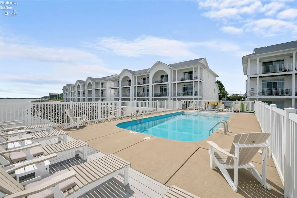 1187 W Lakeshore Drive, Port Clinton, OH 43452 - #1