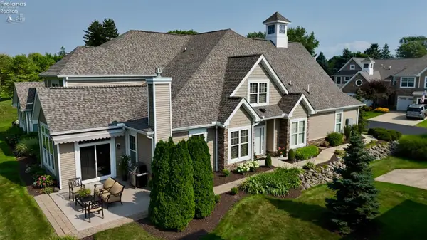 4511 E Harbors Edge, Port Clinton, OH 43452