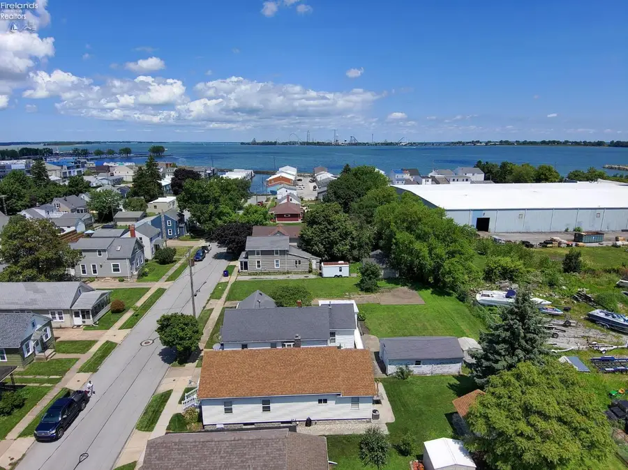 618 Lockwood Avenue, Sandusky, OH 44870 - #2