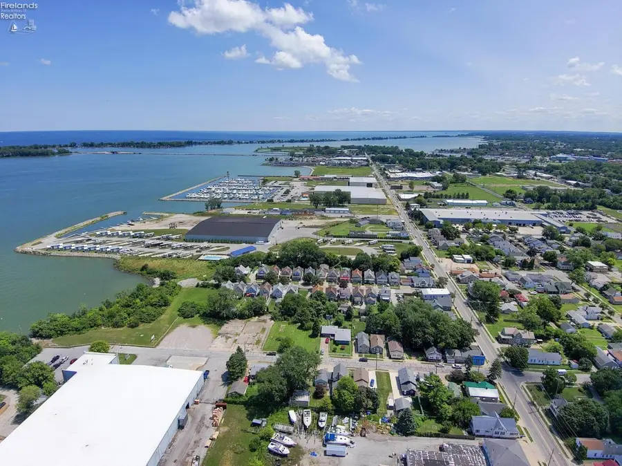 618 Lockwood Avenue, Sandusky, OH 44870 - #3