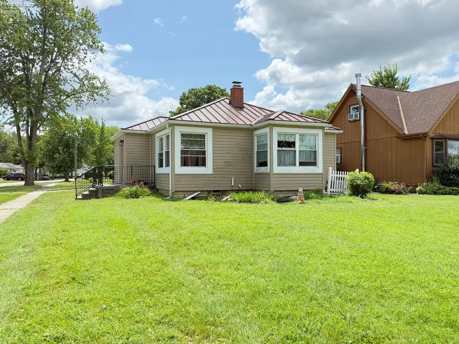 67 Maplewood Drive, Tiffin, OH 44883 - #3
