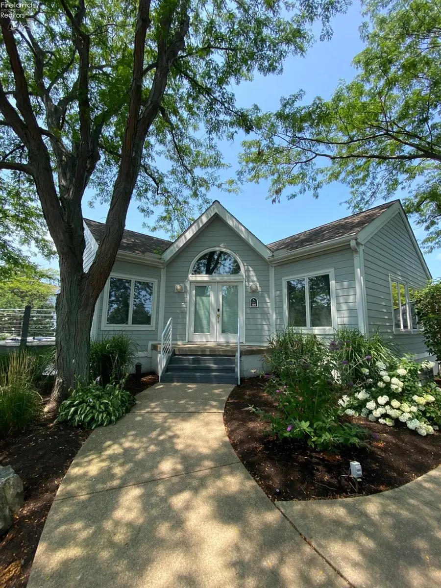100 Grand Harbour #100, Vermilion, OH 44089 - #2