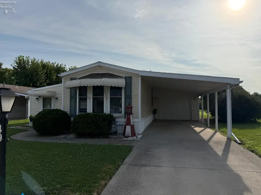 49 S Bass Dr, Marblehead, OH 43440 - #2