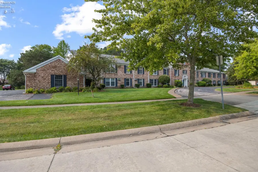 4704 Venice Heights Boulevard #216, Sandusky, OH 44870 - #3