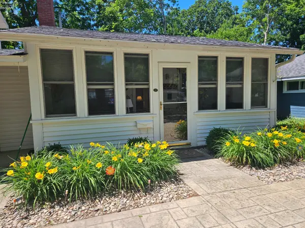 402 Oak Avenue, Lakeside, OH 43440