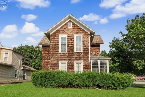 24 E Emerald Street, Willard, OH 44890