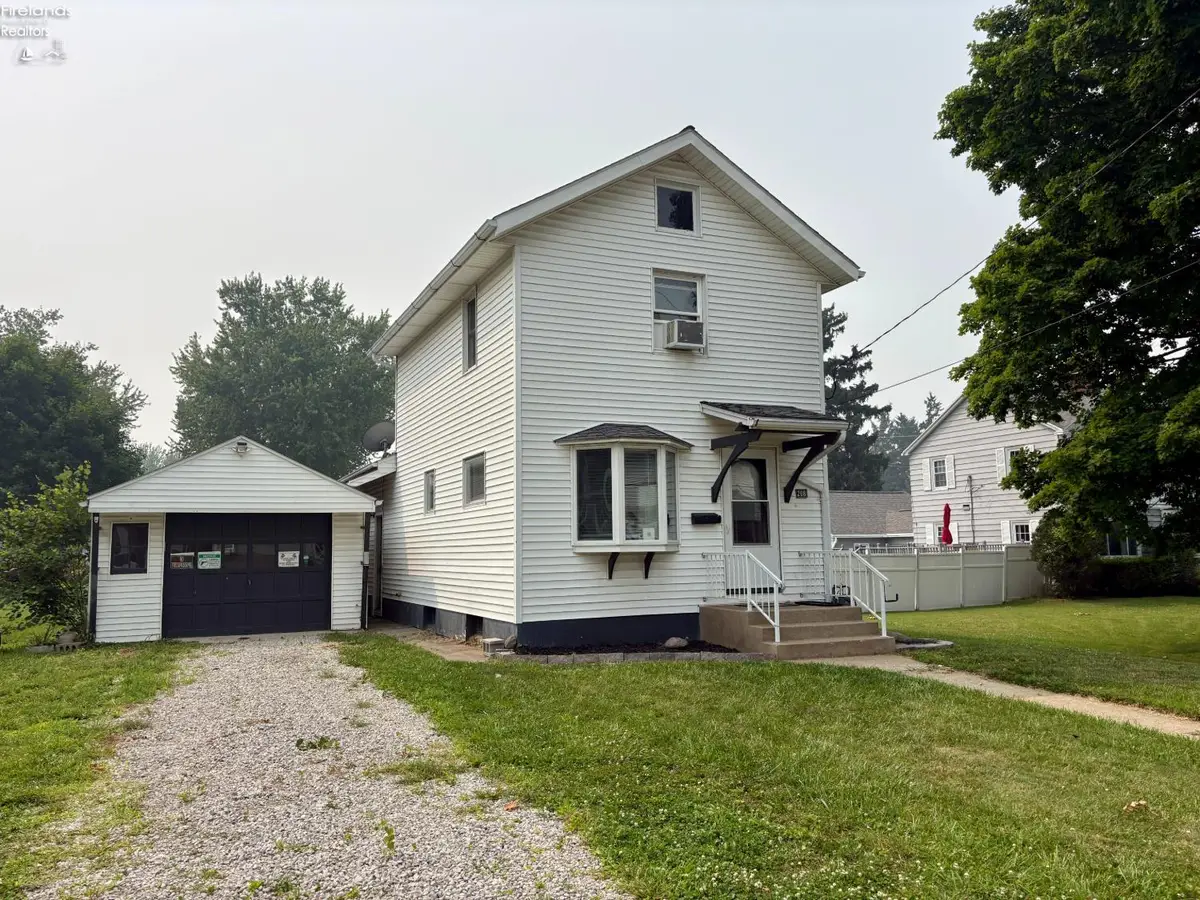 208 Lawrence Street, Bellevue, OH 44811 - #1