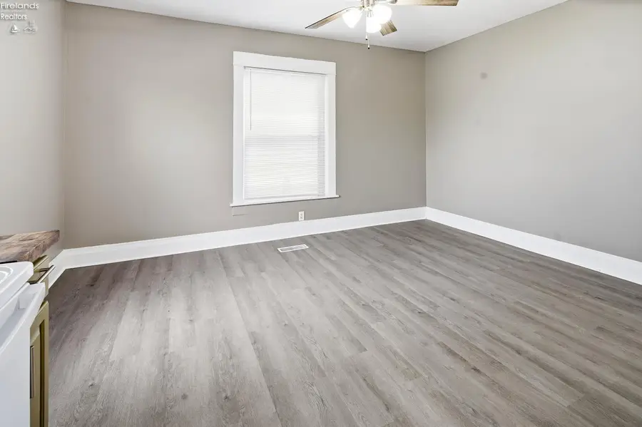 818 N Front Street, Fremont, OH 43420 - #3