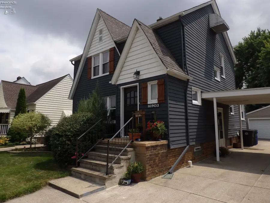 16903 Woodbury Avenue, Cleveland, OH 44135 - #3