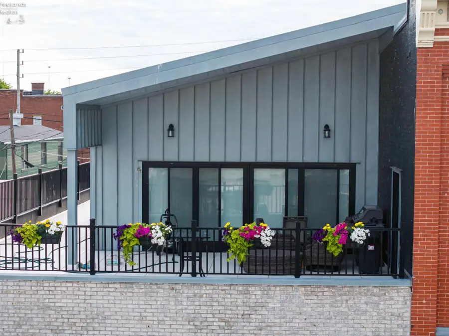 122 Madison Street, Port Clinton, OH 43452 - #3