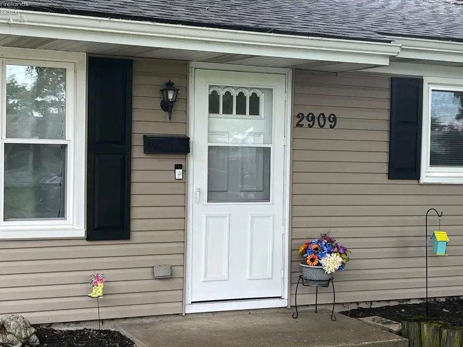 2909 Sunset Lane, Sandusky, OH 44870 - #3
