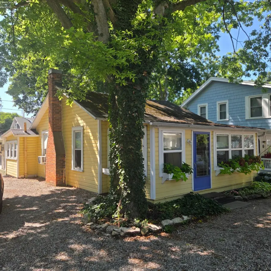 422 Oak Avenue, Lakeside, OH 43440 - #2