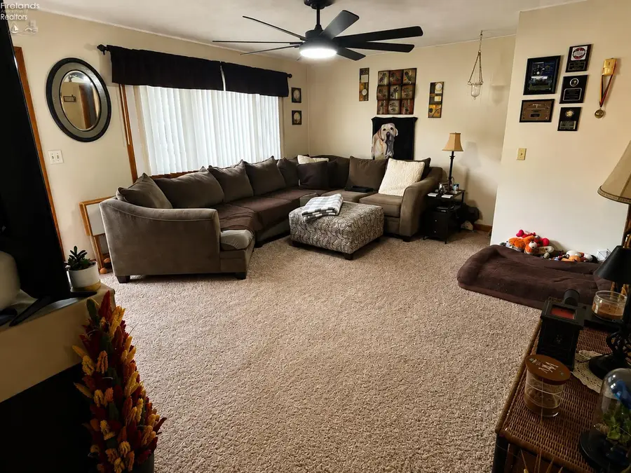 1400 Linger Drive, New Franklin, OH 44216 - #3