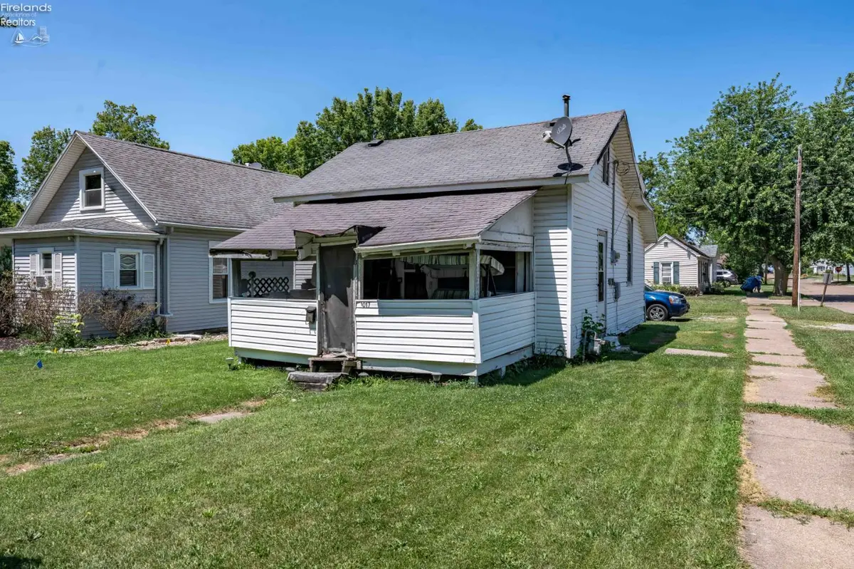 1017 E State Street, Port Clinton, OH 43452 - #1