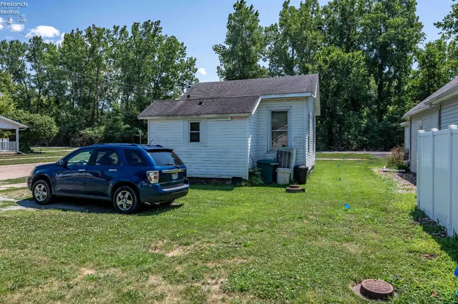 1017 E State Street, Port Clinton, OH 43452 - #3