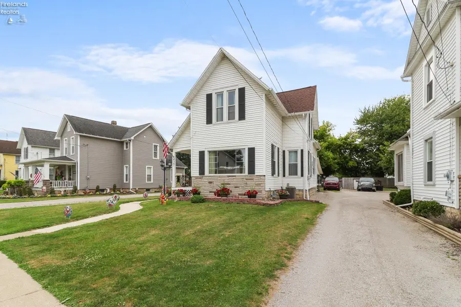 427 Castalia Street, Bellevue, OH 44811 - #3
