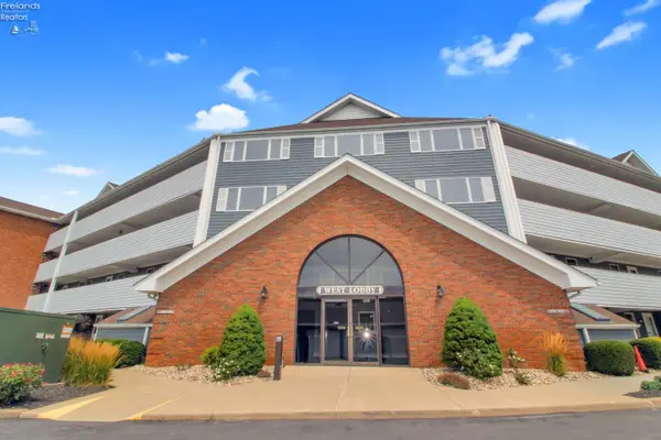 1909 E Harbor Road #407W, Port Clinton, OH 43452
