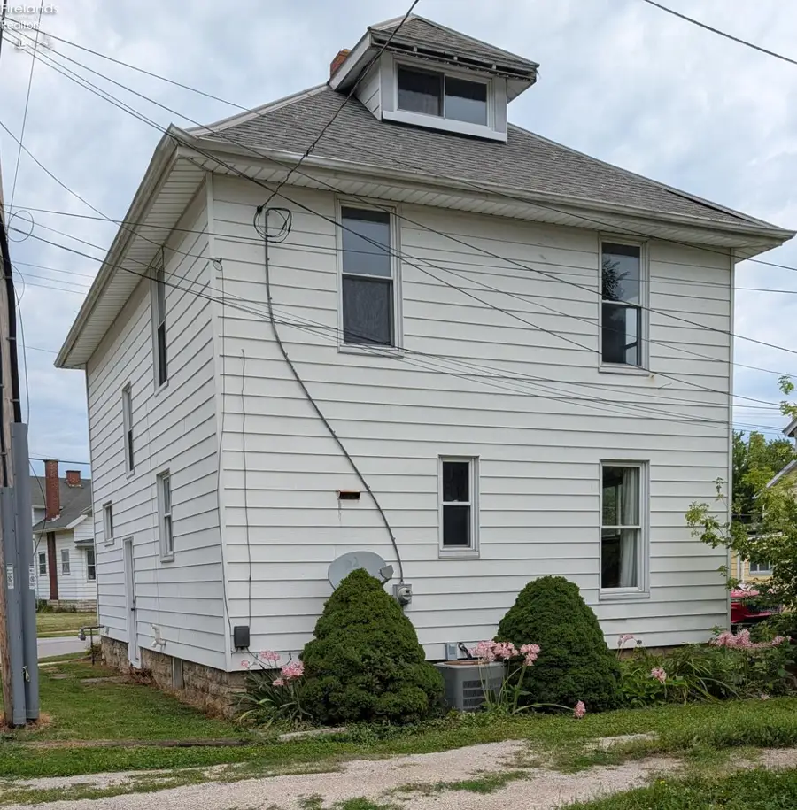 215 W Perry Street, Tiffin, OH 44818 - #2