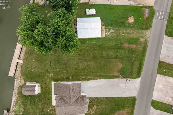 3115 W Canal Road, Port Clinton, OH 43452