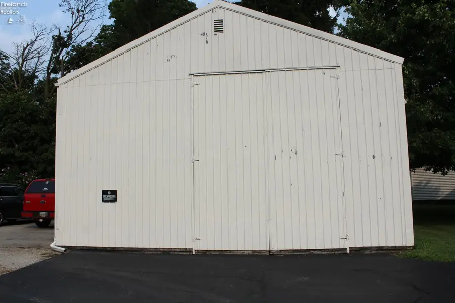 131 Ashford Avenue, Bellevue, OH 44811 - #3