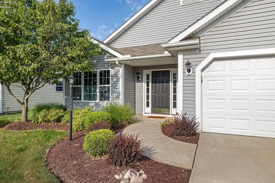 213 Westminster Way, Elyria, OH 44035 - #2