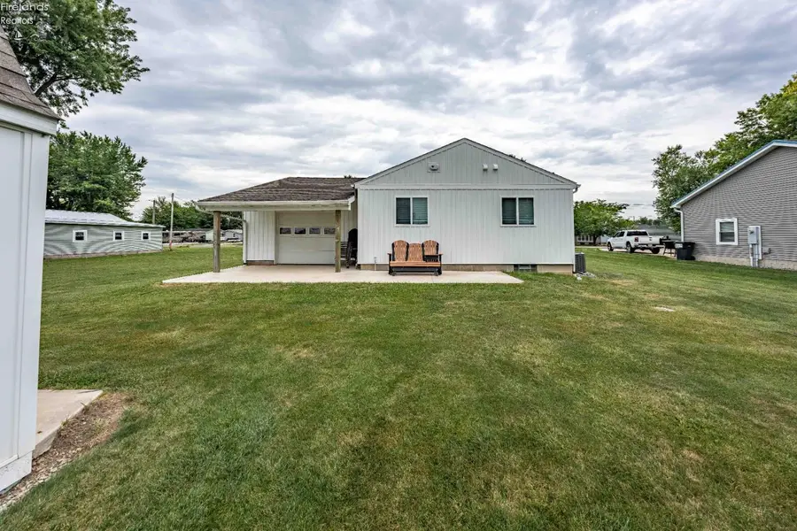 3125 W Canal Road, Port Clinton, OH 43452 - #2