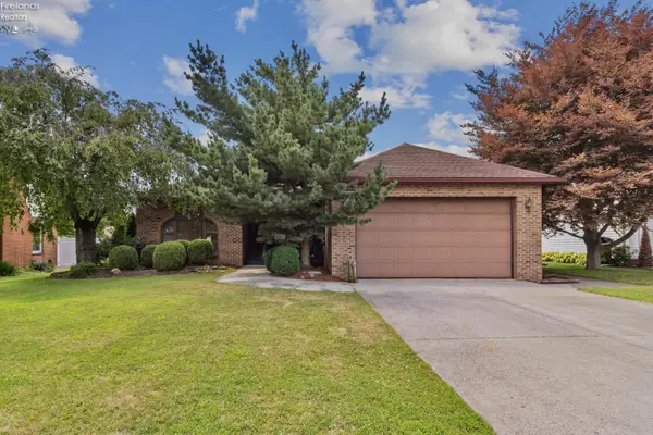 838 Bellaire Drive, Bellevue, OH 44811