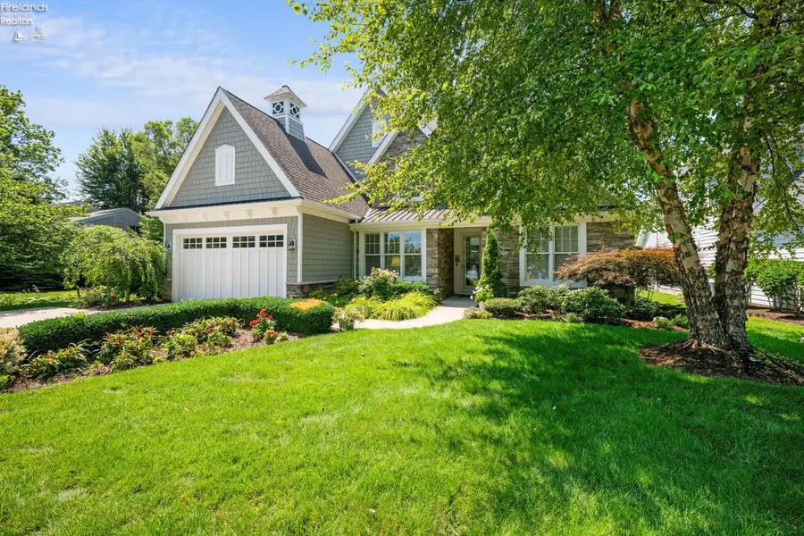 2840 N Sanctuary Drive, Port Clinton, OH 43452 - #3