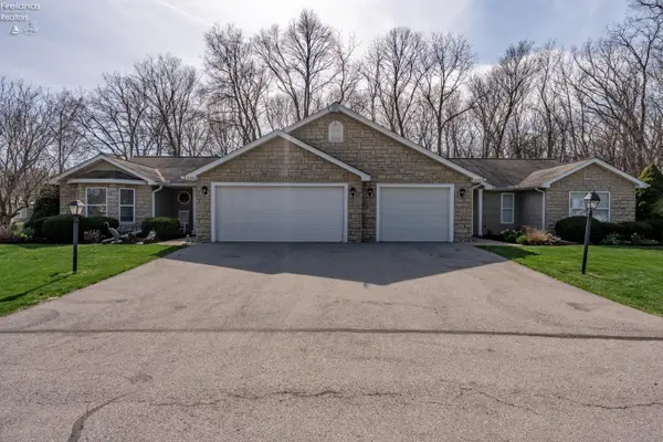 590 N Vineyard Circle, Port Clinton, OH 43452