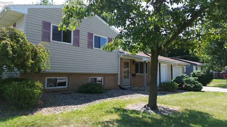 1060 Sherwood, Bucyrus, OH 44820 - #2
