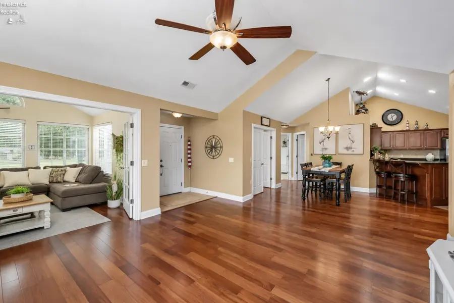 2749 N Canterbury #D, Port Clinton, OH 43452 - #3