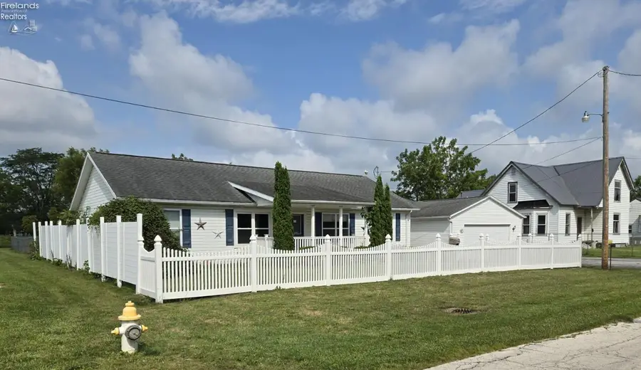 815 Williston Avenue, Fostoria, OH 44830 - #2