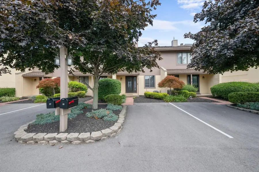35 Grande Lake Drive, Port Clinton, OH 43452 - #2