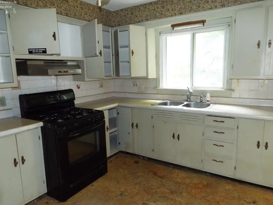 103 Fairfield Avenue, Bellevue, OH 44811 - #3