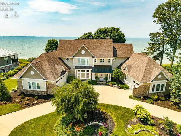 1304 N Overlook Drive, Port Clinton, OH 43452