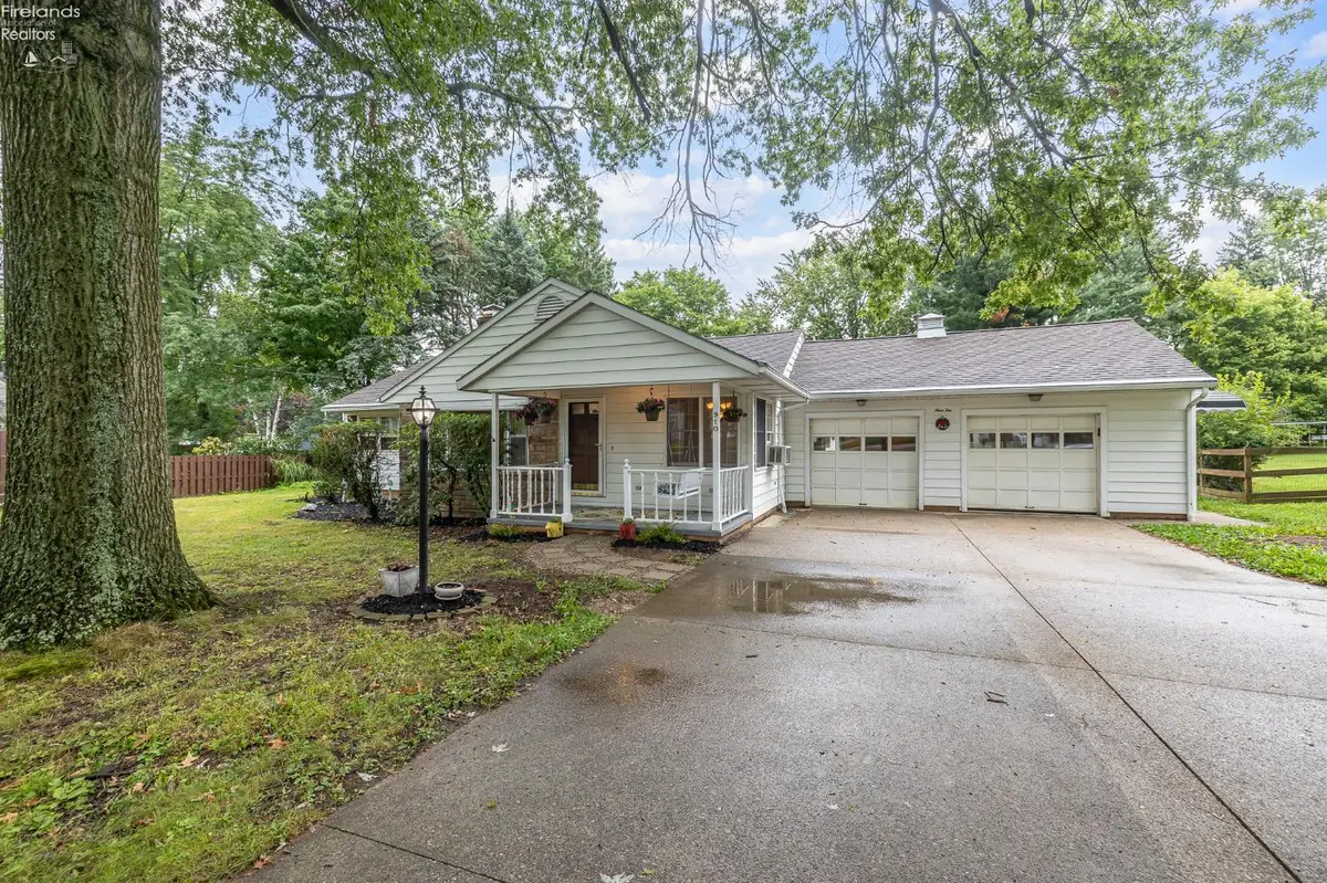 910 S Court Street, Medina, OH 44256 - #1