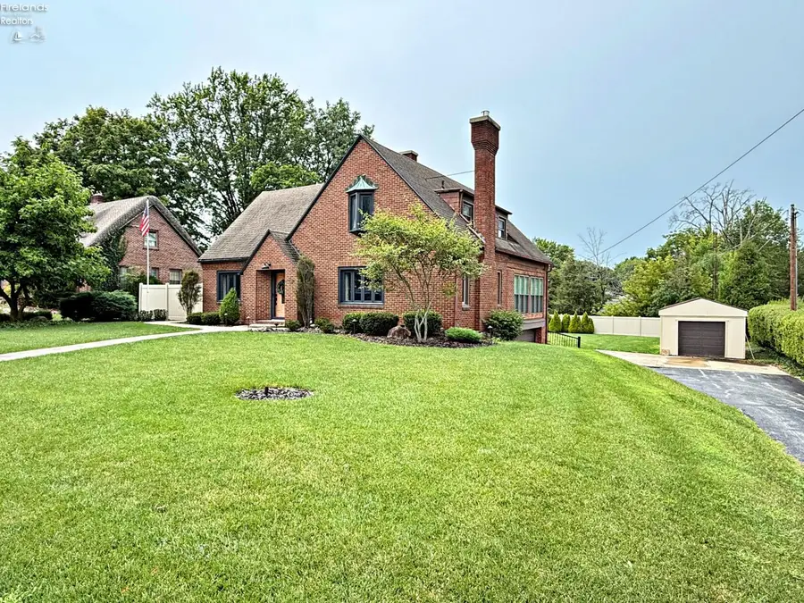 536 S Washington Street, Tiffin, OH 44883 - #2