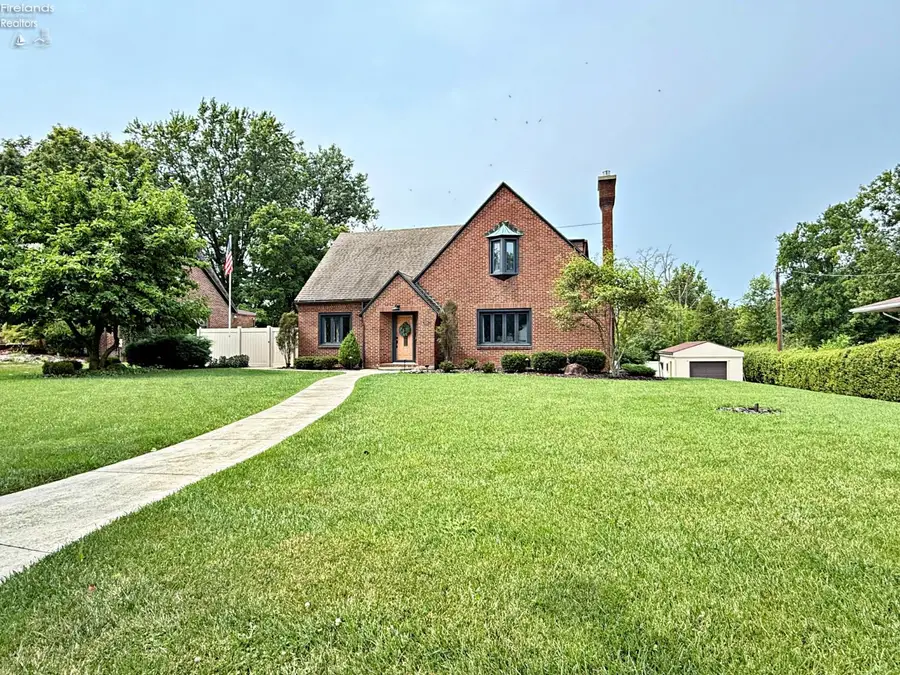 536 S Washington Street, Tiffin, OH 44883 - #3