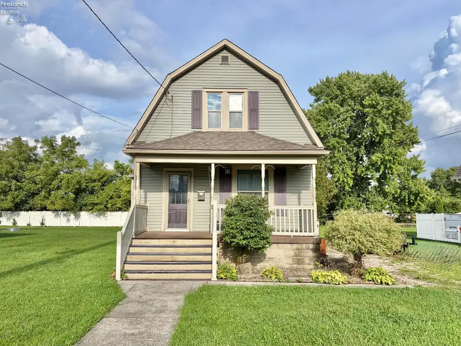 168 N Buckeye Street, Bellevue, OH 44811 - #2
