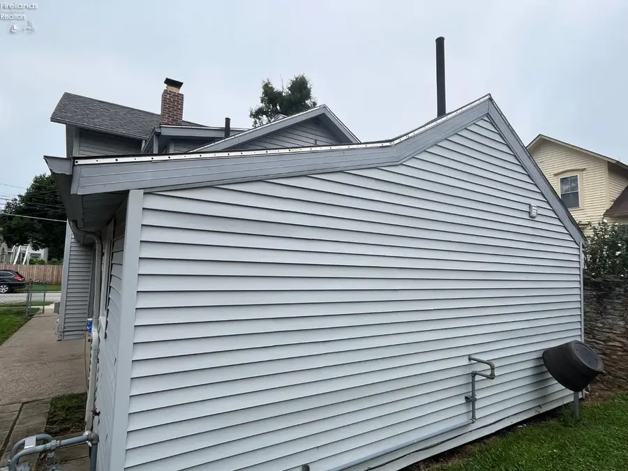 412 E Jefferson Street, Sandusky, OH 44870 - #3