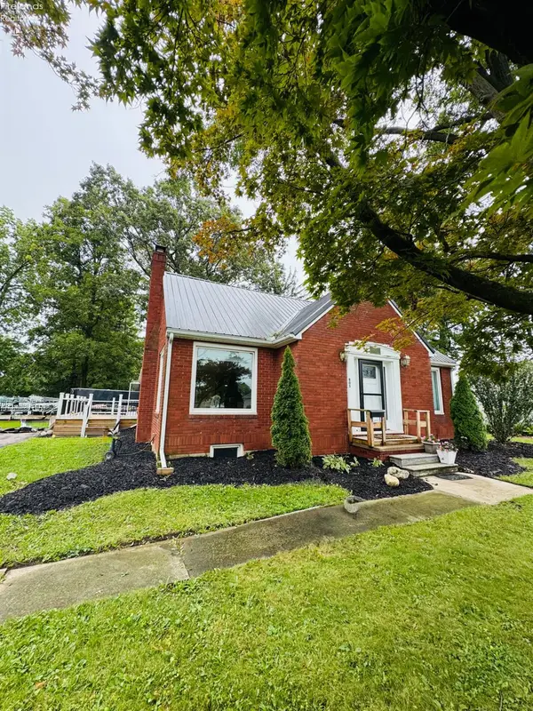 805 Maplewood, Willard, OH 44890