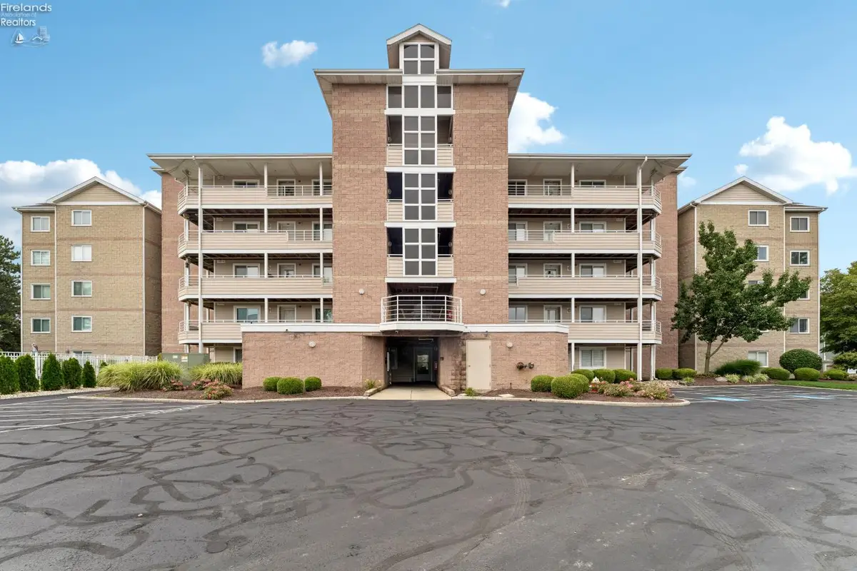 24 Marina Point Drive, Sandusky, OH 44870 - #1