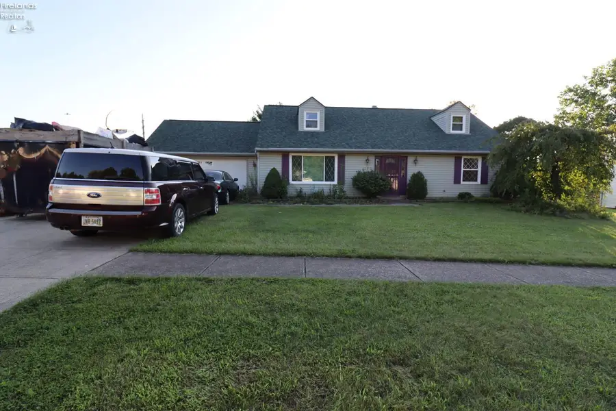 115 Meadowfield Ct, Elyria, OH 44035 - #2