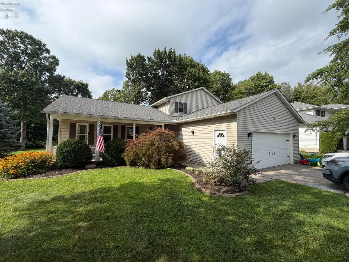 876 Moss Canyon Drive, Amherst, OH 44001 - #1