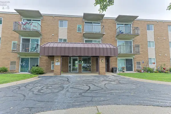 1315 S Lake Wilmer Drive #303, Sandusky, OH 44870