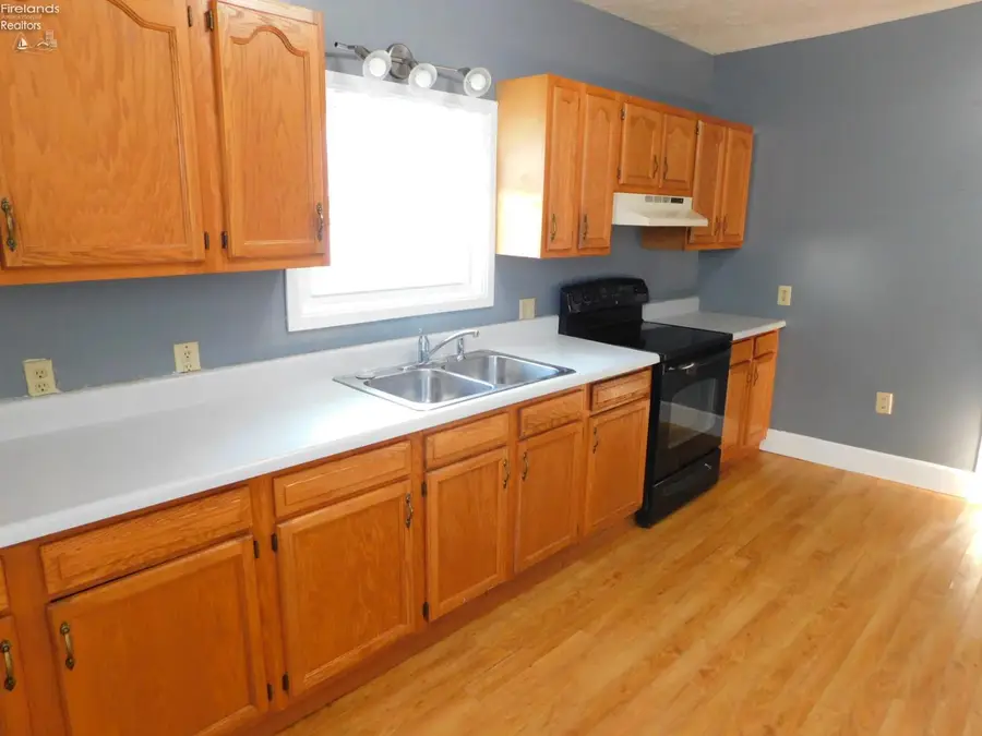 44 E Main Street, Greenwich, OH 44837 - #3