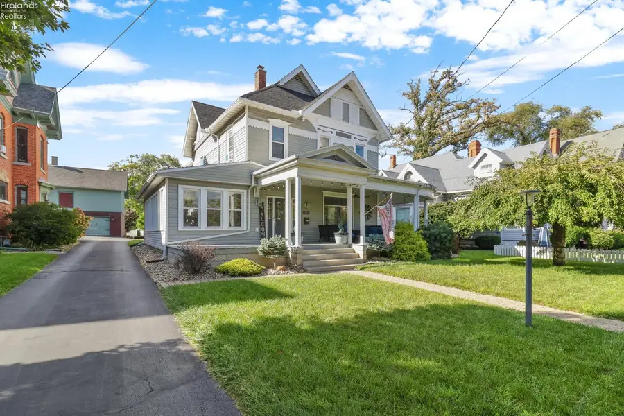 213 W Buckeye Street, Clyde, OH 43410 - #2