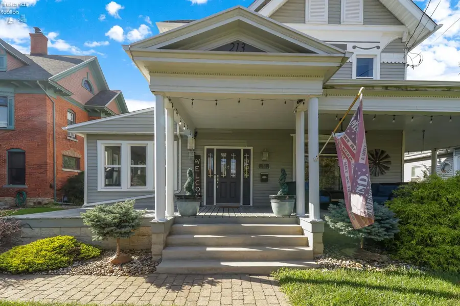 213 W Buckeye Street, Clyde, OH 43410 - #3