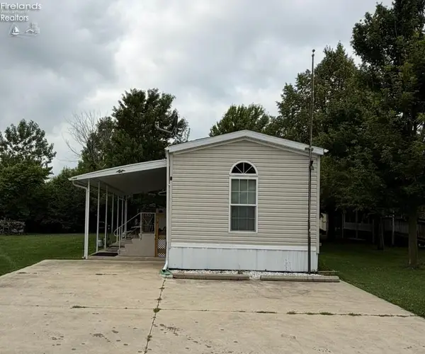 4495 W Darr-hopfinger Road #7, Port Clinton, OH 43452