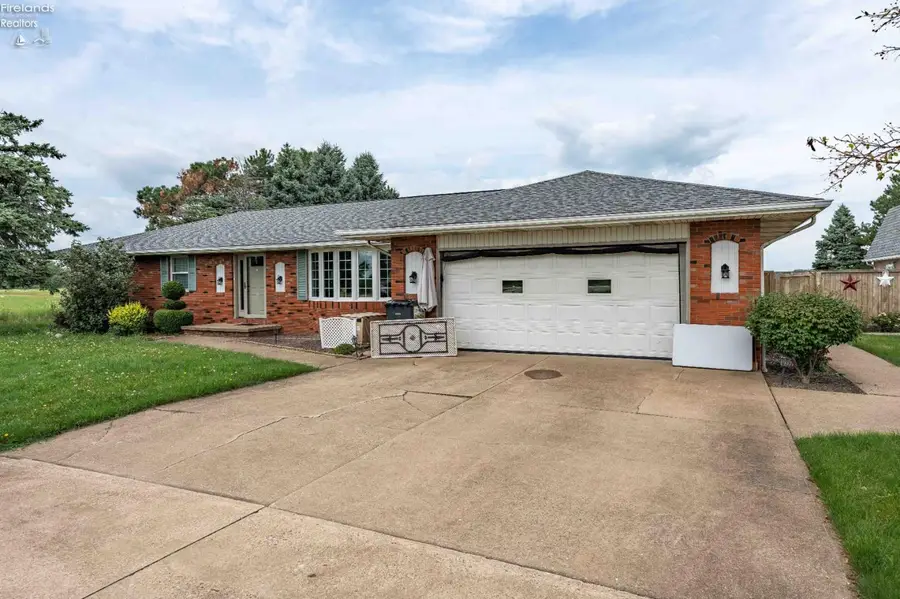 4253 W Harbor Road, Port Clinton, OH 43452 - #2